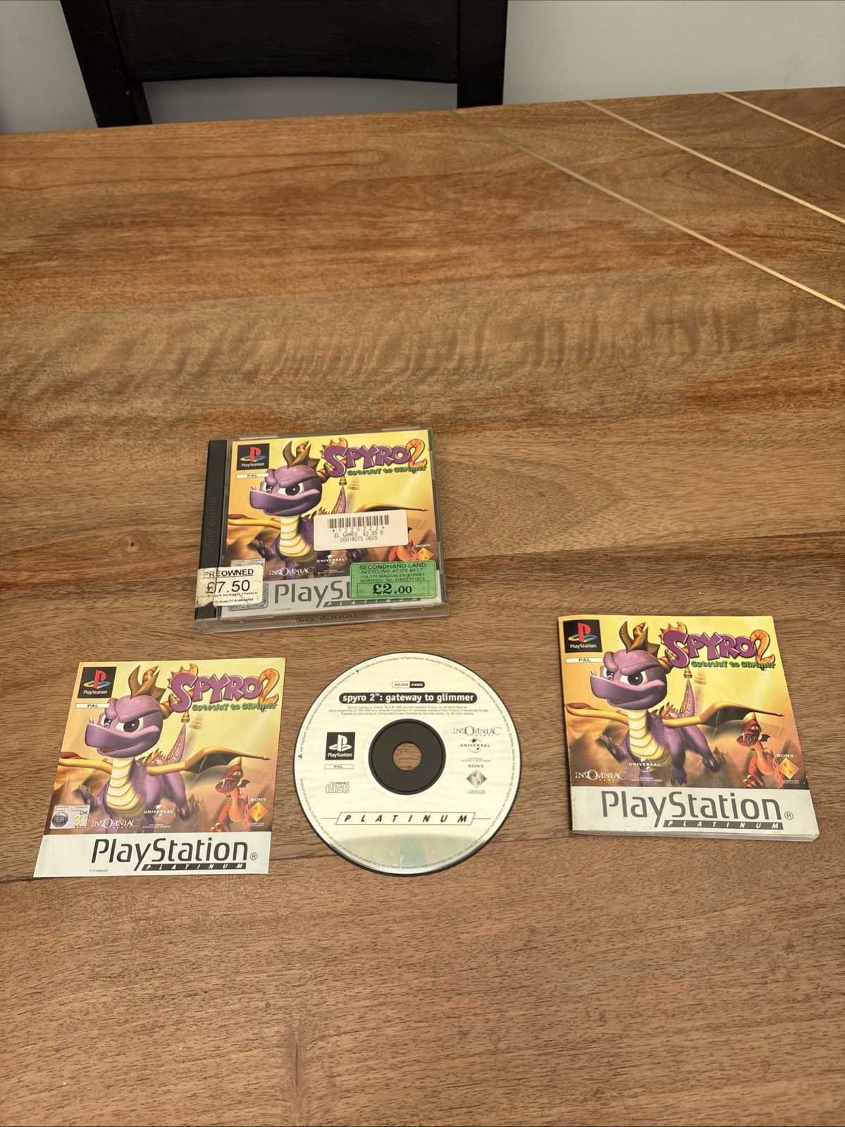 SPYRO 2: GATEWAY TO GLIMMER PLAYSTATION PS1 PAL COMPLETE WITH MANUAL FREE P&P