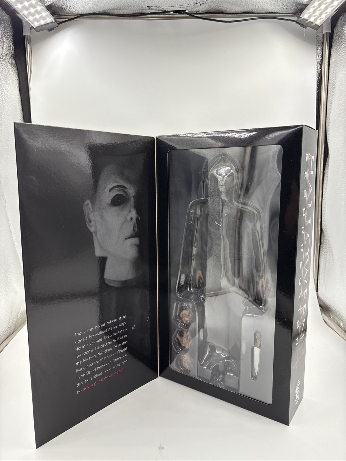 Halloween: Resurrection - Trick Or Treat Studios Michael Myers Figure - Image 2
