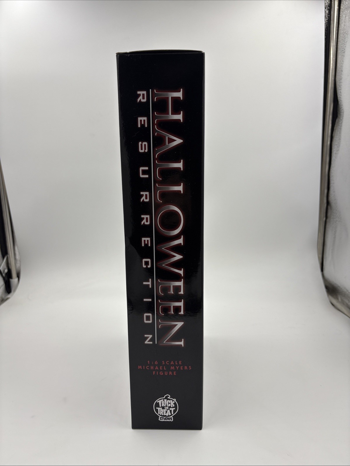 Halloween: Resurrection - Trick Or Treat Studios Michael Myers Figure - Image 4