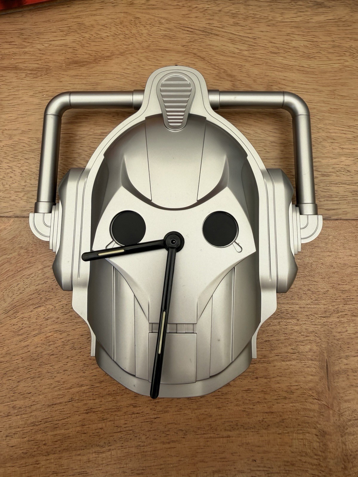 Doctor Who Cyberman Wall clock Rare - Image 6