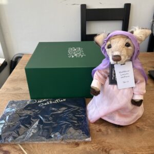 Charlie Bear Maid Marian Rare Limited Only 300 Made ￼