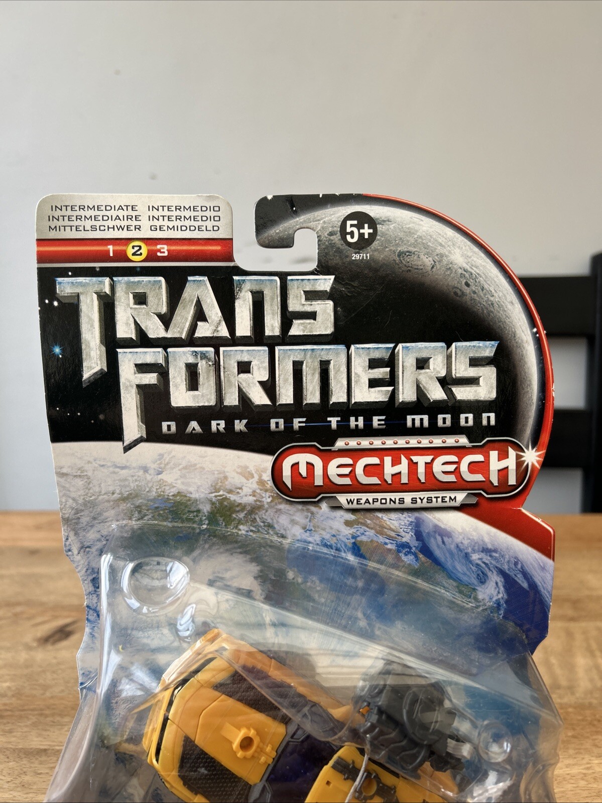 Transformers Dark Of The Moon Deluxe Class Nitro Bumblebee BNIB Rare - Image 2