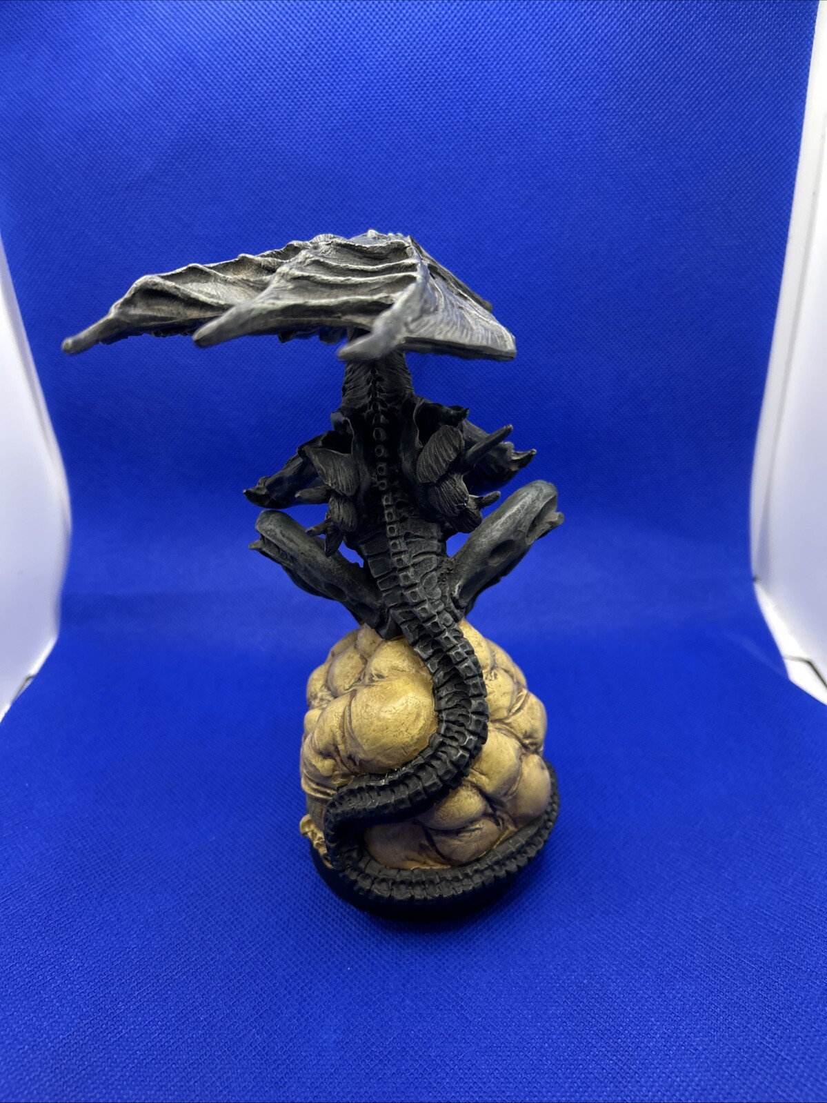 NECA Aliens Queen Head Knocker - Image 3