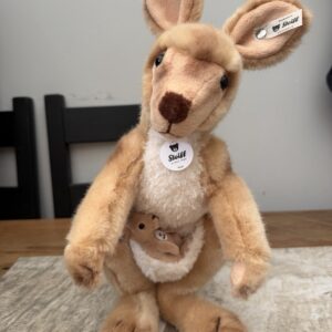 Kango Kangaroo with Baby Pic No 3  by Steiff - EAN 064623