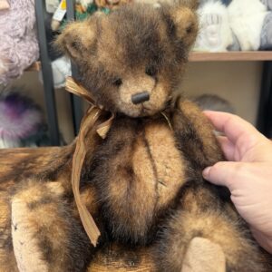 Charlie Bears, Maximilian (2006)- debut collection in mint condition. No Tags