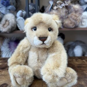 Charlie Bears Savannah Lion Isabelle Lee Retired Tagged Jointed Collectable