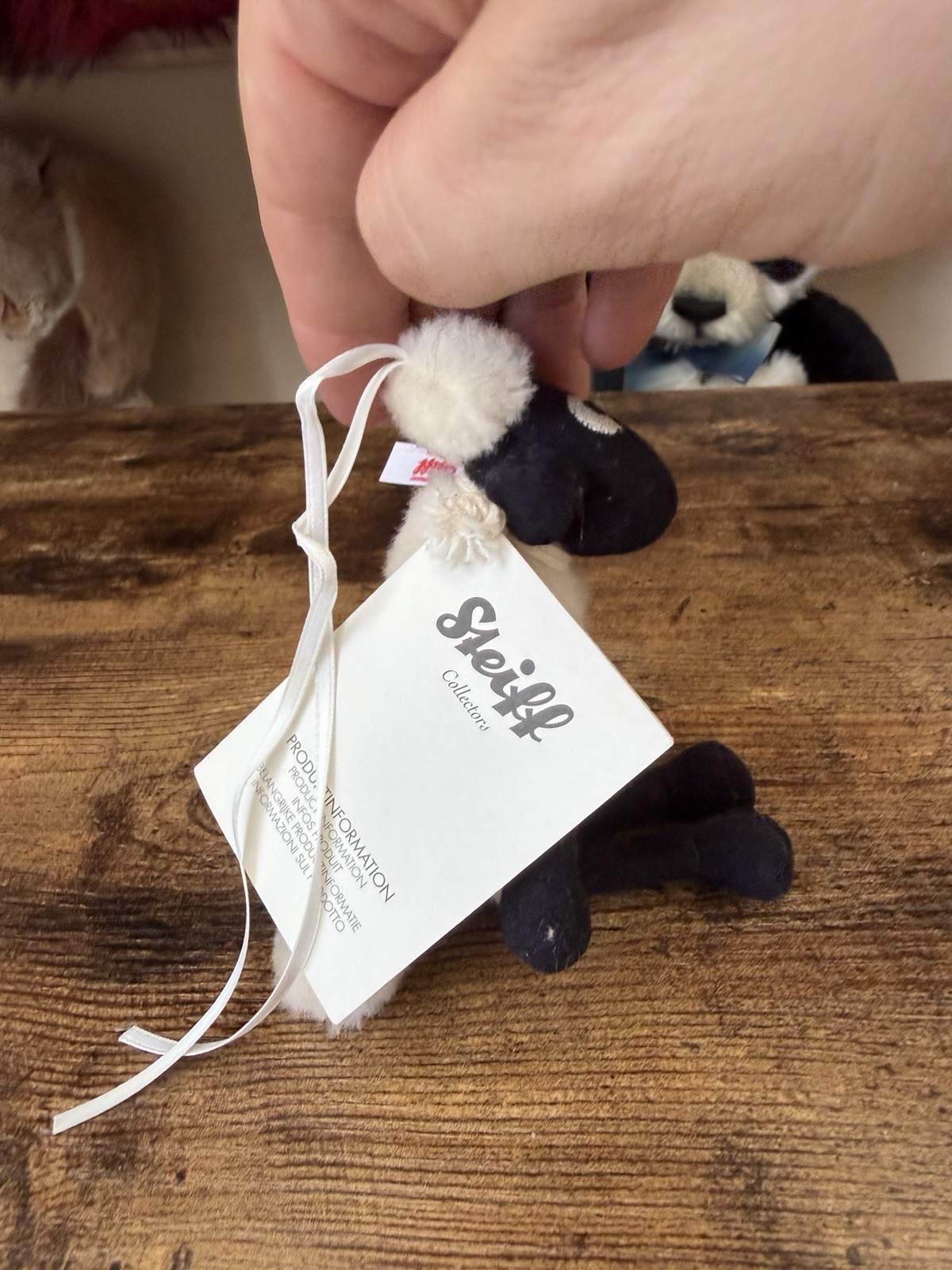 Steiff 662706 Wallace and Gromit - Shaun the Sheep Ornament Limited Edition - Image 5